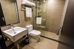 Barkus hotel washroom